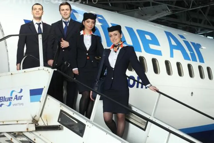 Ce salariu are o stewardesă de la Blue Air