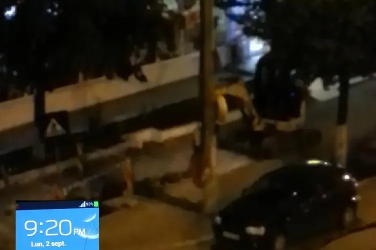 Muncitorii de la utilități n-au pic de JENĂ. Dorel spărgea cu picamerul, în Gheorgheni, la 21.20 - VIDEO