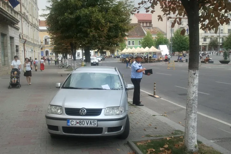 Razie la parcări în centrul Clujului! Vezi ce a pățit un șofer care a exagerat - FOTO