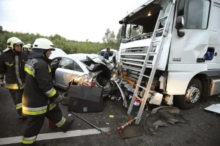 Accident în Ungaria: Trei români au murit, iar alții sunt răniți - VIDEO
