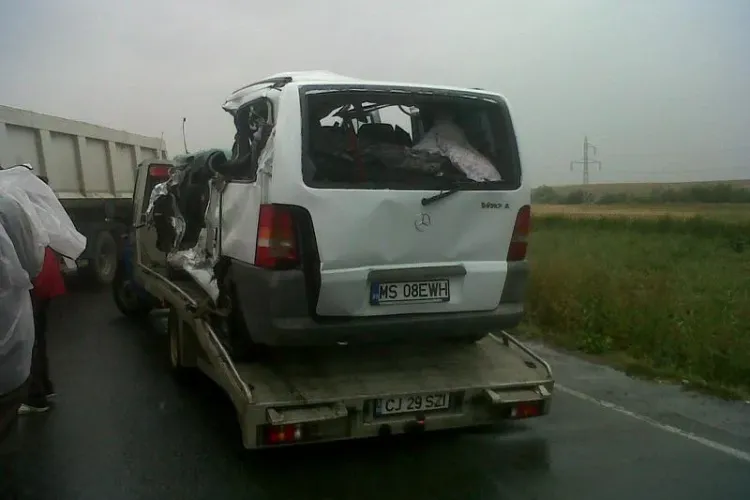 Accident între Șaula și Huedin! Două persoane au murit din cauza unui șofer vitezoman