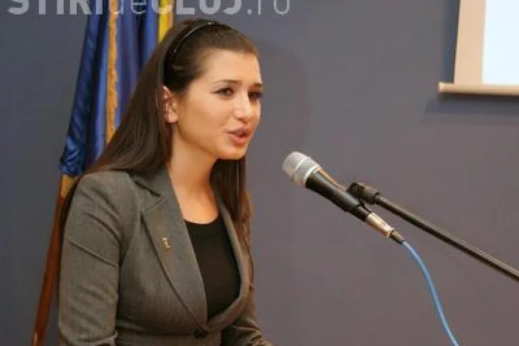 Elena Băsescu intră în concediu post-natal. Ce indemnizaţie va primi de la Parlamentul European