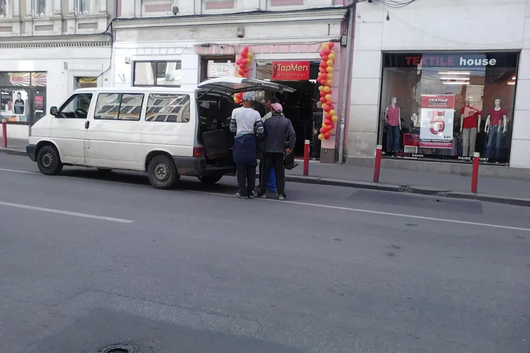 Nu și-au asigurat mobila și au făcut numai scaune pe Regele Ferdinand - FOTO