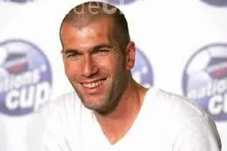 Zidane nu și-a pierdut indemânarea cu mingea. Vezi ce scheme face la 41 de ani VIDEO