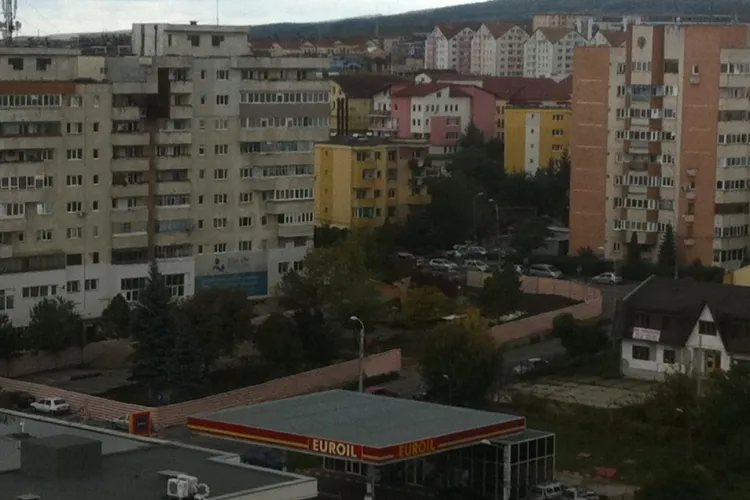 Încep lucrările la blocul de 6 etaje de pe Observatorului colț cu Lunii, pe spațiul verde și o parcare! - FOTO