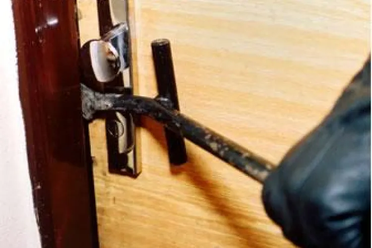 Casa unor tineri din cartierul Iris a fost spartă de două ori în două luni: Ne-au sfătuit să nu mai investim