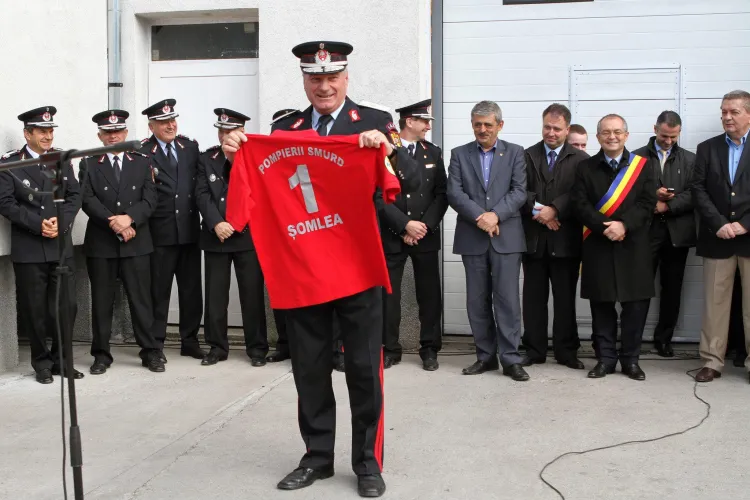 Șeful ISU, generalul Vasile Șomlea, s-a pensionat! Echipele SMURD l-au OVAȚIONAT - FOTO