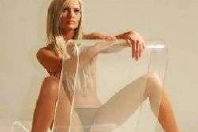 Smiley a comentat pictorialul nud al Laurei Cosoi, fost iubită