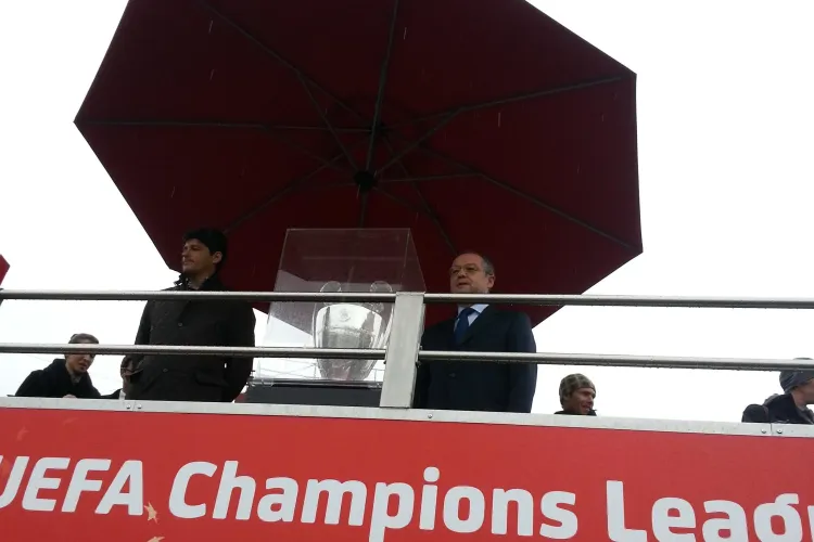 Trofeul UEFA Champions League a ajuns la Cluj. Miodrag Belodedici și Emil Boc au participat la eveniment - VIDEO