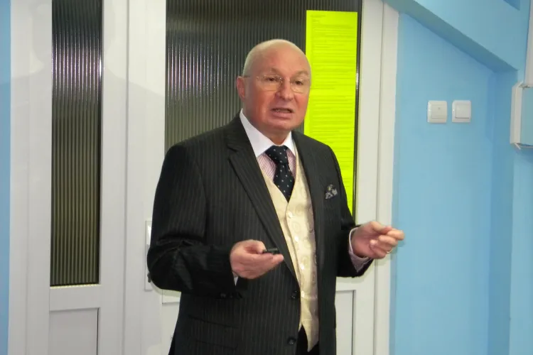 Lucan plăteşte pentru terenul de pe Republicii, unde are clinica privată, cât e chiria unei garsoniere. CE PROFIT FACE - EXCLUSIV