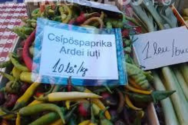 Etichete bilingve în piețe, cerute de extremiștii maghiari