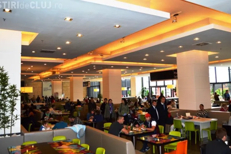 Food court-ul din Iulius Mall Cluj a fost reamenajat FOTO(p)
