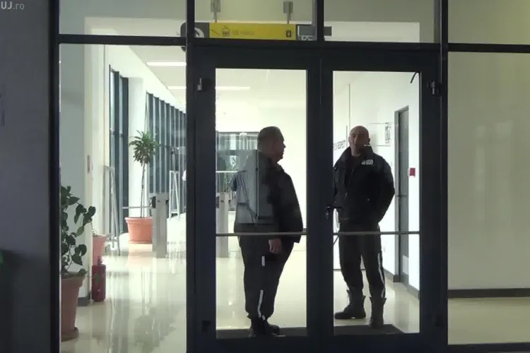 Comando Scutul Negru la Cluj Arena! Au păzit intrarea să nu vină Ganea - VIDEO