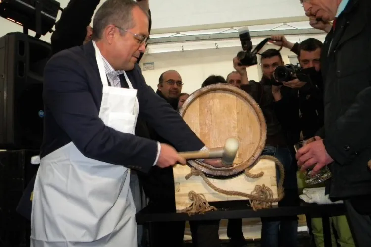 Boc și Uioreanu au băut bere la Festivalul de toamnă al economiei germane - VIDEO și FOTO