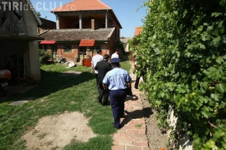 Un bărbat din Gherla a fost găsit spânzurat în casă