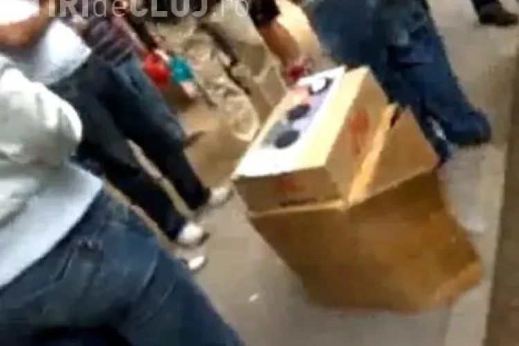 Treizeci şi trei de români, arestaţi la Paris pentru ”alba - neagra” - VIDEO