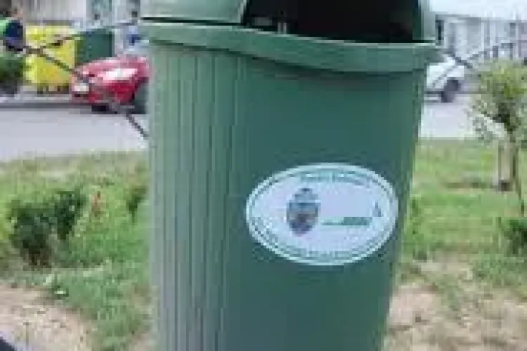 Clujenii se plâng de numărul mic al coșurilor de gunoi de pe străzi. Vezi ce spune Primăria