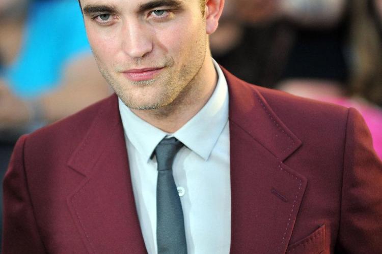 Fiță de vedetă: Robert Pattinson are 1.000 de costume pe care le poartă o singură dată