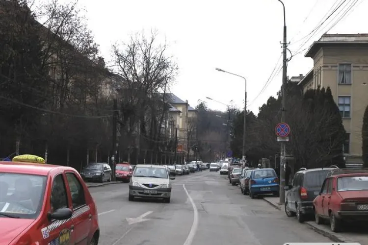 Un clujean și-a stricat mașina și cere despăgubiri Primăriei. Vezi care este motivul