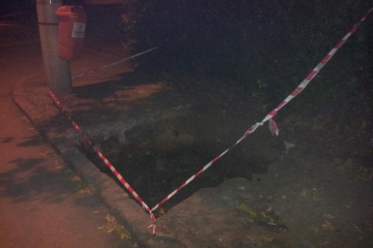 Clujenii se plâng de spargerile făcute de Primărie pentru îngroparea cablurilor aeriene: ”Mi-au blocat accesul în curte”