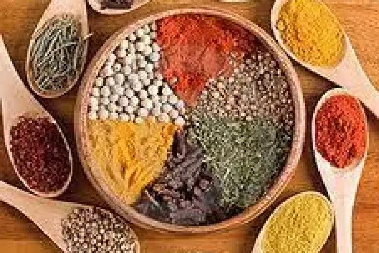 Topul celor mai benefice condimente pe care trebuie să le ai în bucătărie