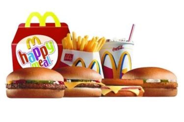 McDonald's renunță la jucăriile din Happy Meals