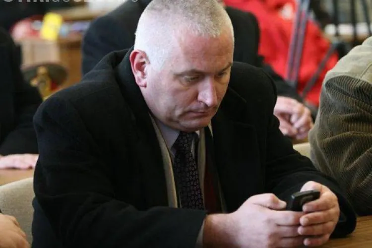 Comisarul Pintea, cel care l-a umilit pe agentul Todea, s-a dus LINIȘTIT în concediu de odihnă 40 de zile