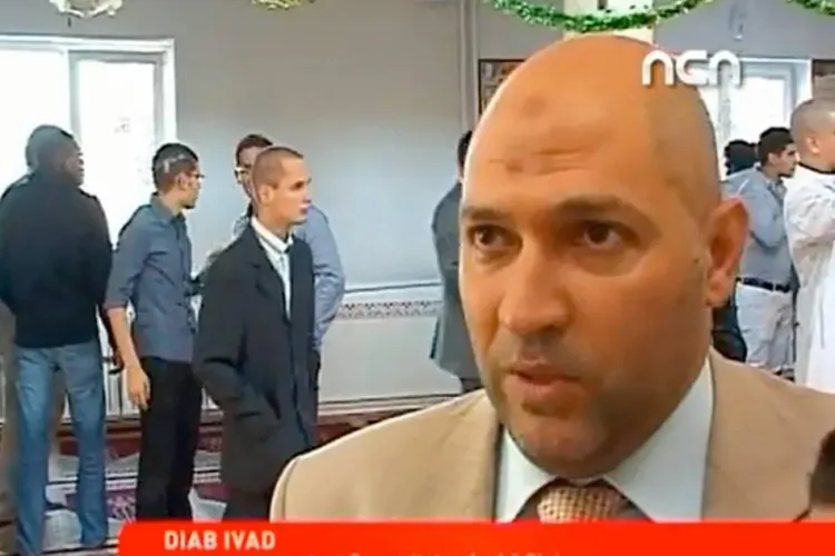 Arabii din Cluj se REVOLTĂ. Imamul s-a creştinat la ortodocşi, iar comunitatea a luat FOC