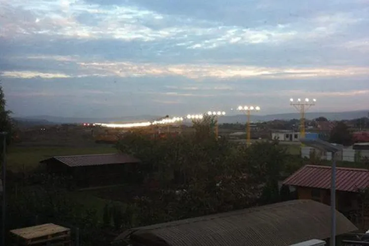 Fotografie în PREMIERĂ cu sistemul de ILUMINAT de la noua pistă a Aeroportului Cluj - FOTO
