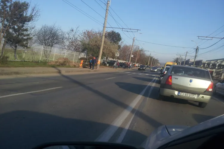 Mitingul Aviatic a blocat traficul...rutier. Se circulă bară la bară până la ieșirea spre Dej FOTO