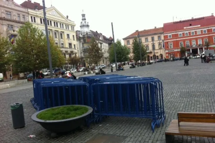 Scutierii au făcut un ȚARC în Piața Unirii pentru clujenii care vor să fie solidari cu ţaranii din Pungeşti. UPDATE: Protestul s-a anulat