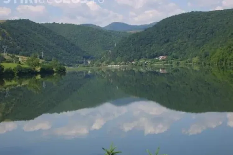 Persoană înecată la Tarnița. Se intervine cu o echipă de scafandri