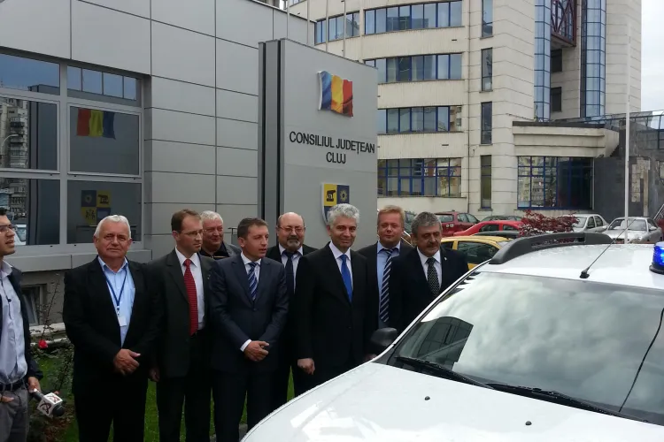 Poliția Cluj a primit două Duster -uri din partea Consiliului Județean Cluj pentru patrulări