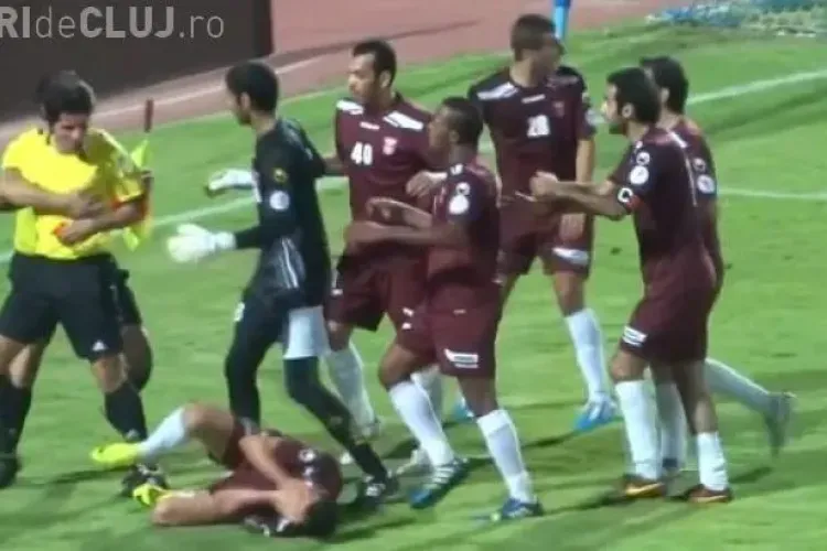 CLIPUL ZILEI: Un arbitru a făcut KO un jucător în timpul meciului VIDEO