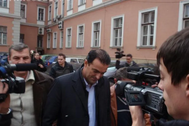 De ce a fost condamnat Apostu la închisoare cu executare. Încasa din contracte fictive 275.000 lei