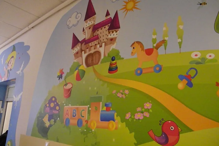 Creșă cu desene MINUNATE, inaugurată la Cluj-Napoca. Mesajul lui Boc către clujeni: Faceţi copii! - FOTO