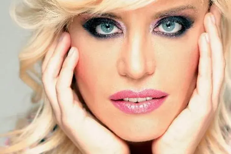 Loredana a făcut o schimbare radicală de look. Vezi cum arată acum artista