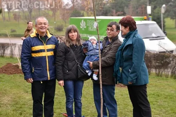 Peste 60 de copaci plantați la Podul N din Mănăștur în cadrul programului ”Un copil, un arbore”