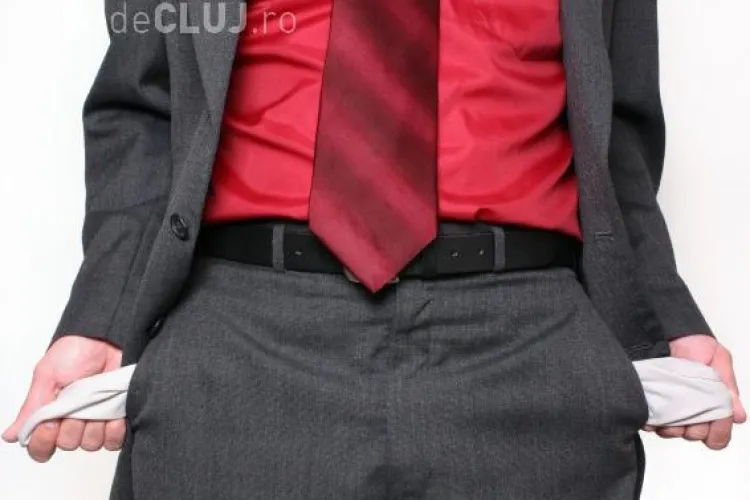 Peste 700.000 de români au restanţe la bănci de peste 30 de zile