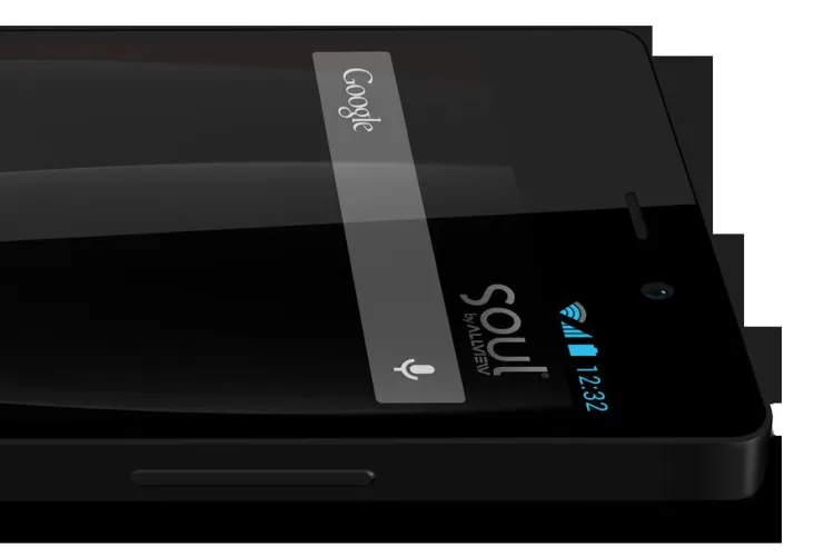 Telefonul românesc care rivalizează cu Galaxy S4 și iPhone 5