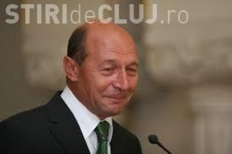 Băsescu a primit crini din partea lui Ponta și trandafiri din partea lui Blaga de ziua lui