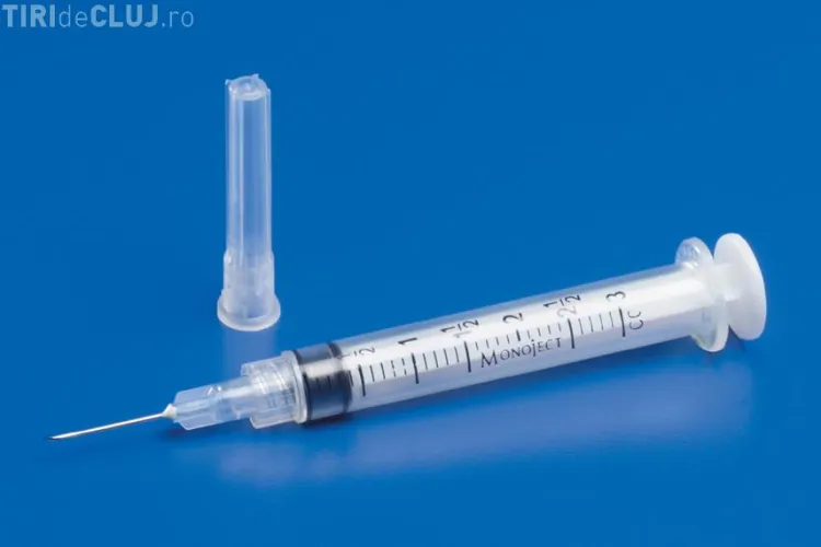 Seringi contrafăcute cu ser contra hepatitei, găsite în farmaciile din România