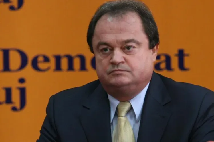 Blaga, Falcă şi Predoiu prezenţi la Cluj: Ponta vrea un popor de asistaţi, care să îl voteze