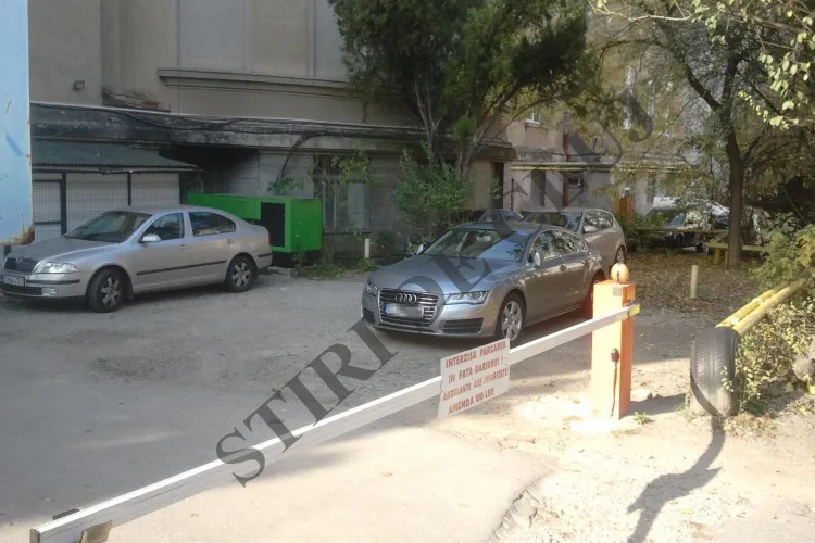 Lucan, implicat într-un accident pe Clinicilor cu Audi -ul A7. A lovit şi a plecat - FOTO 