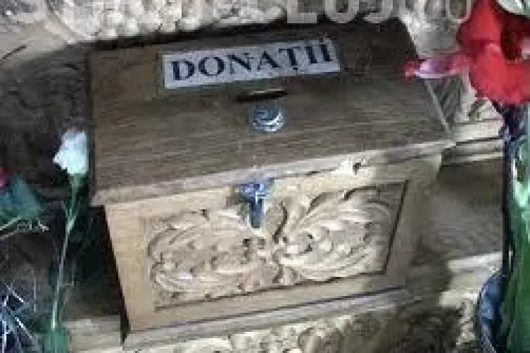 Biserică din Gherla spartă de hoți. A fost furată cutia milei - VIDEO