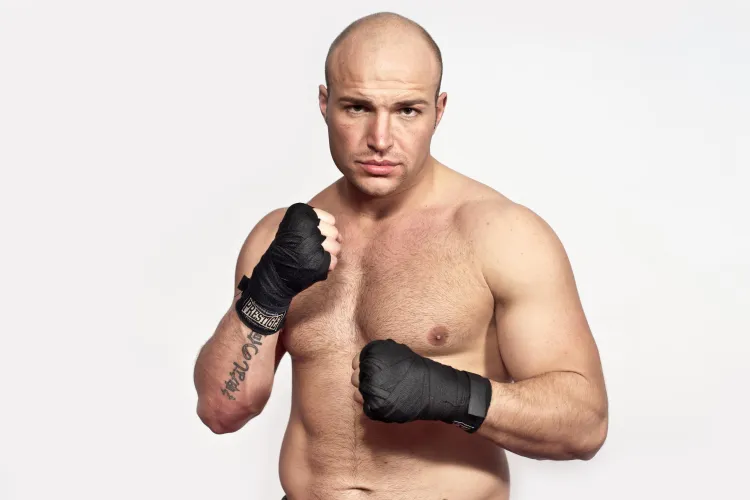 Răzvan Benche va lupta în Olanda, într-o gală internaţională de kickbox