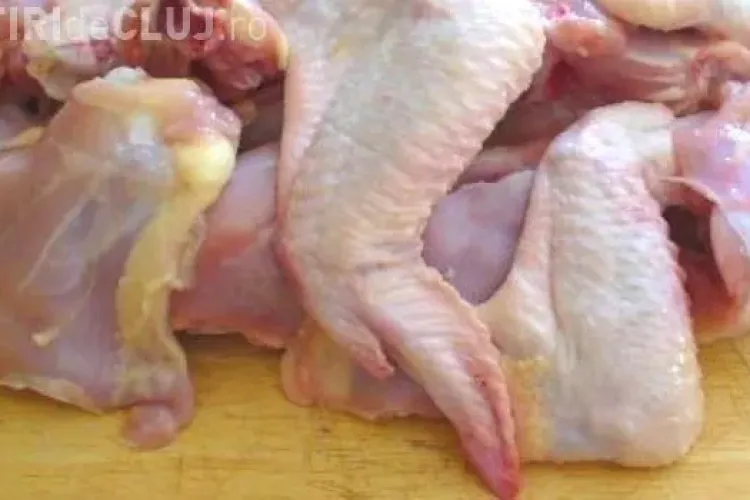 Patru tone de carne de pui, confiscate de la Selgros Cluj. Cazul este SUSPECT
