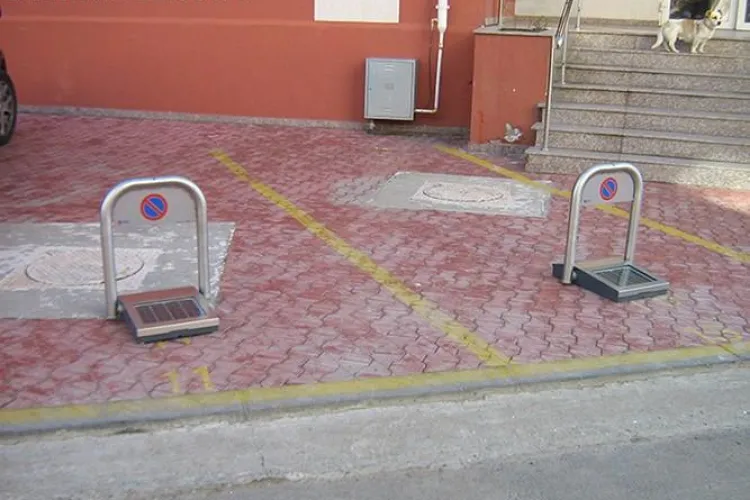 Guvernul aduce IMPOZITE pe parcări şi piscine din 2014