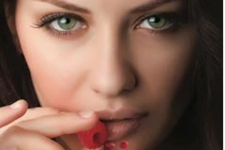 Ai probleme cu acneea, un aspect încărcat al tenului, pori dilatați sau ”puncte negre”? AFLĂ ce tratamente poți urma la Cluj