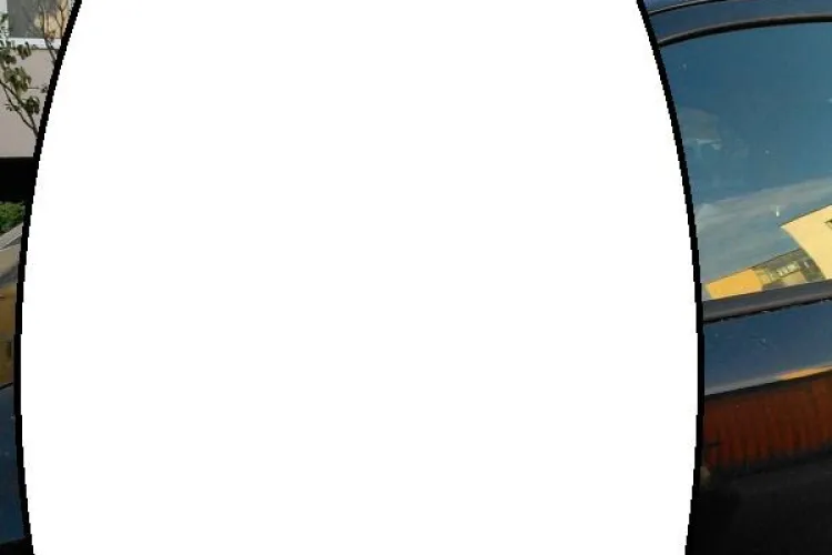 Perversiuni pe străzile Clujului? Vezi ce a găsit un clujean pe mașină de a rămas înmărmurit FOTO